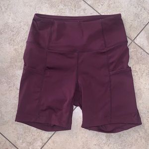 Maroon Amazon brand biker shorts with pockets 4-5in